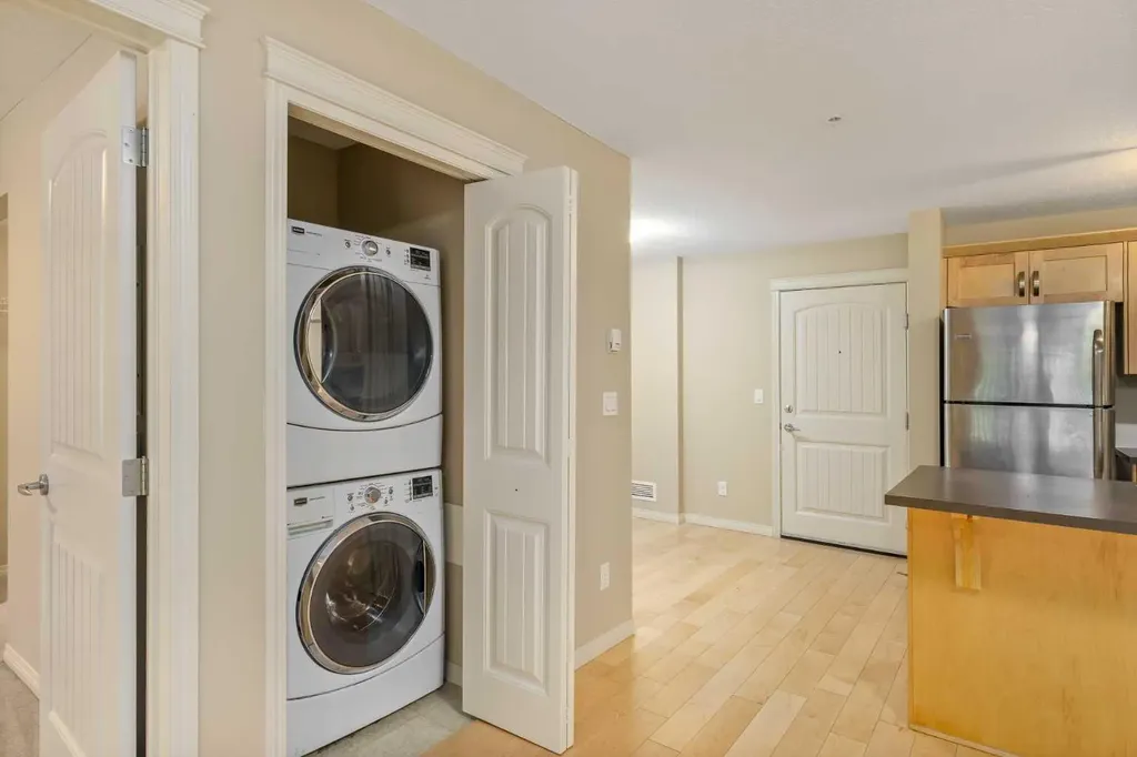 130 Panatella Street NW Calgary AB T3K 0Y6