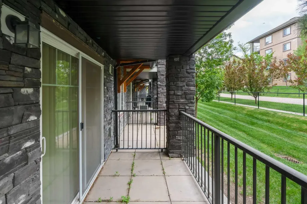 130 Panatella Street NW Calgary AB T3K 0Y6