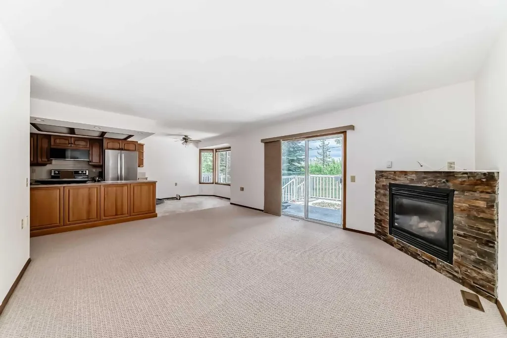36 Woodside Close NW Airdrie AB T4B 2C8