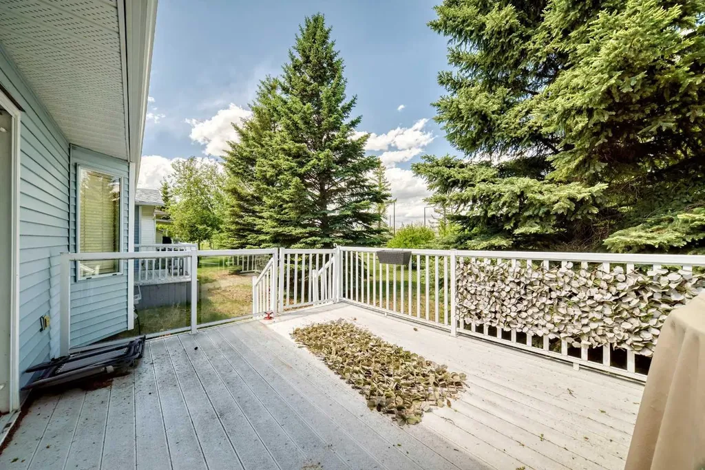 36 Woodside Close NW Airdrie AB T4B 2C8