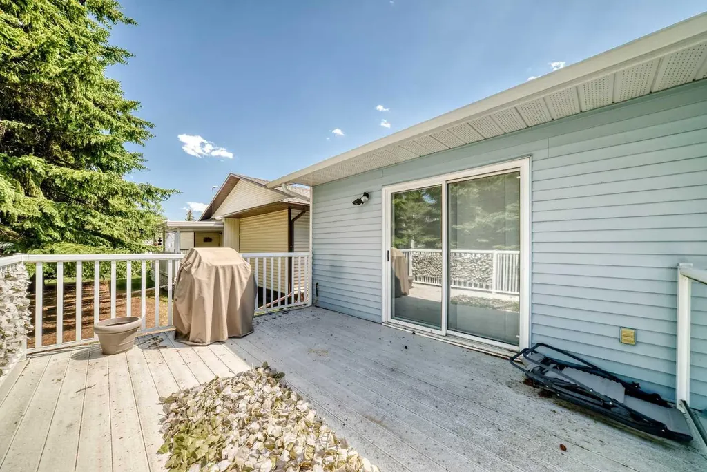 36 Woodside Close NW Airdrie AB T4B 2C8