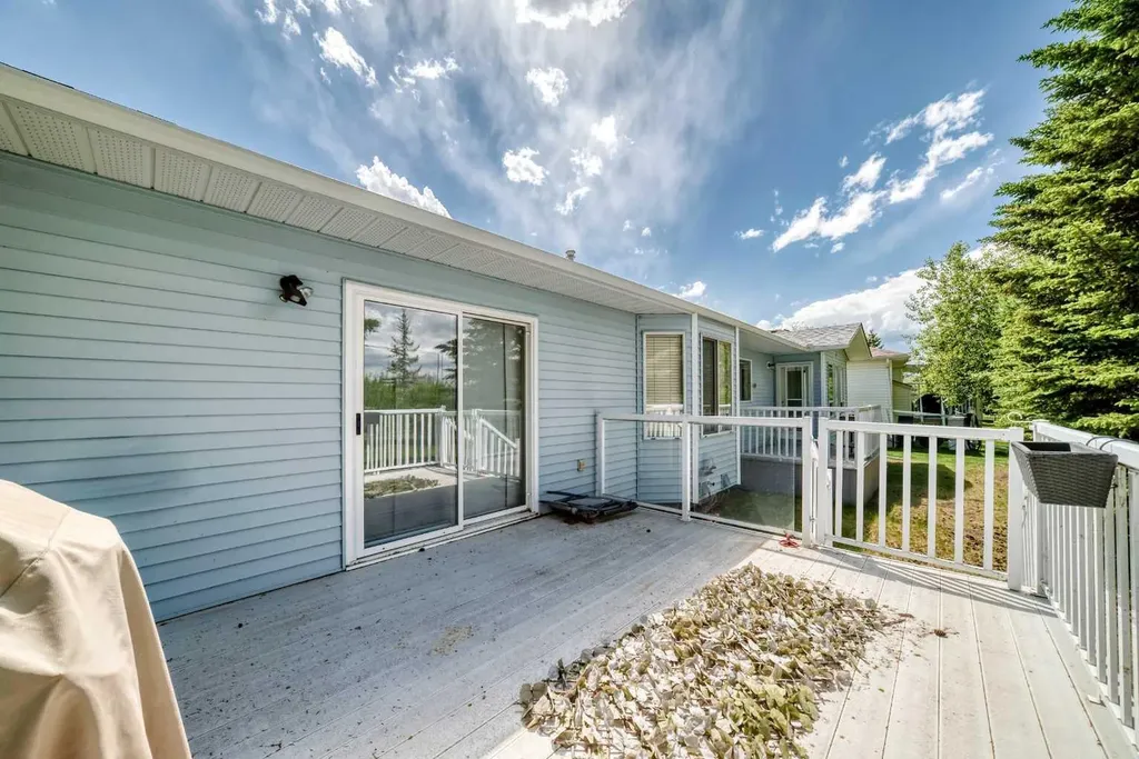 36 Woodside Close NW Airdrie AB T4B 2C8