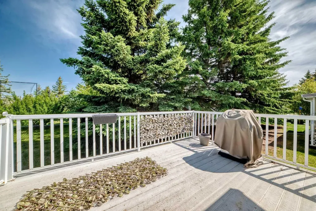 36 Woodside Close NW Airdrie AB T4B 2C8