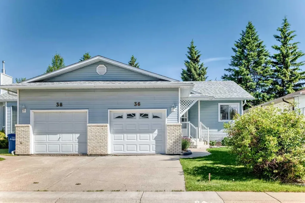 36 Woodside Close NW Airdrie AB T4B 2C8