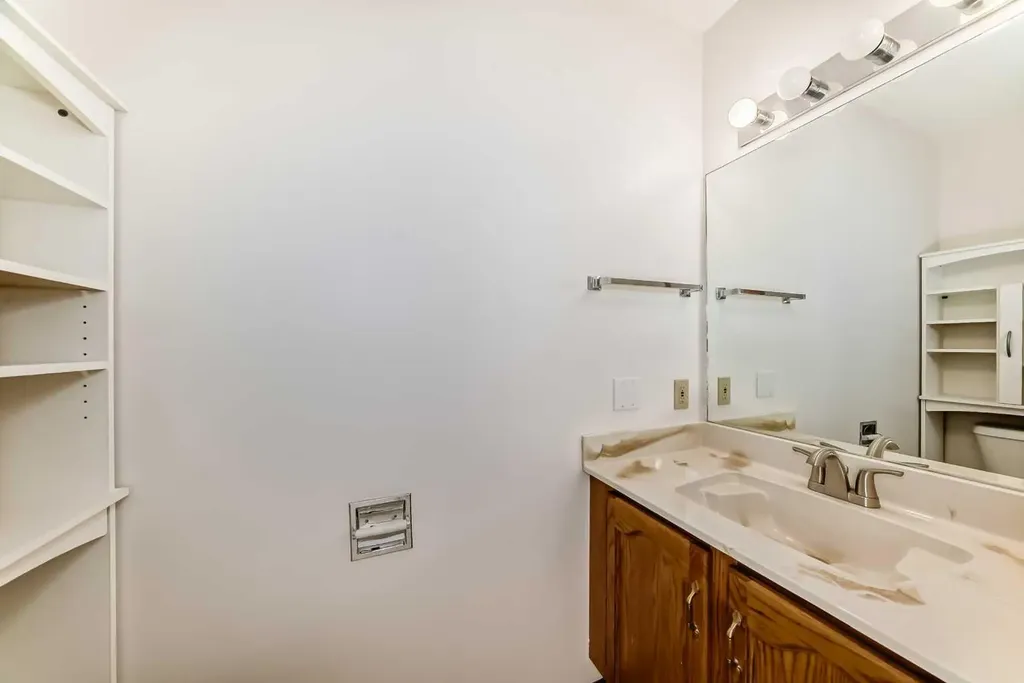 36 Woodside Close NW Airdrie AB T4B 2C8