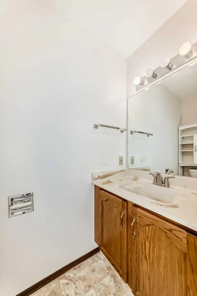 36 Woodside Close NW Airdrie AB T4B 2C8