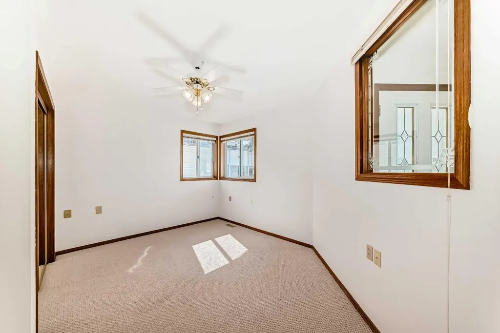 36 Woodside Close NW Airdrie AB T4B 2C8