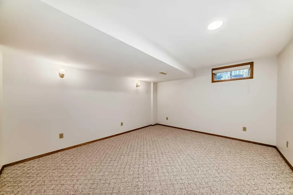 36 Woodside Close NW Airdrie AB T4B 2C8