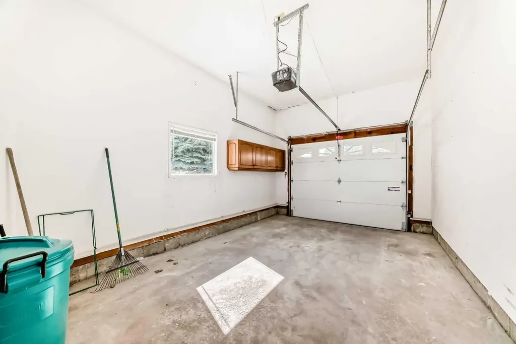 36 Woodside Close NW Airdrie AB T4B 2C8