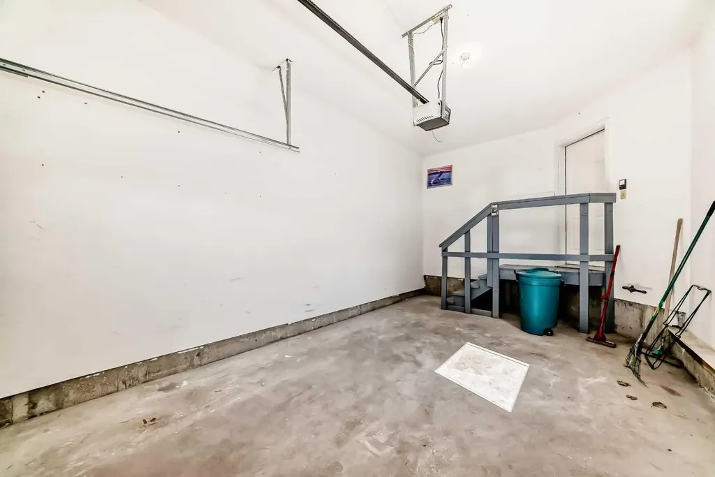 36 Woodside Close NW Airdrie AB T4B 2C8