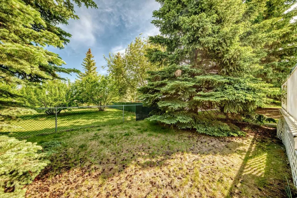 36 Woodside Close NW Airdrie AB T4B 2C8