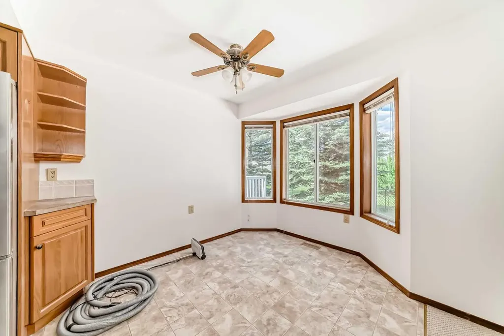 36 Woodside Close NW Airdrie AB T4B 2C8