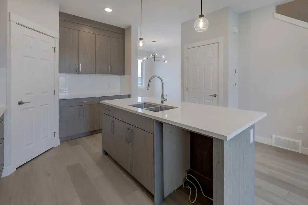 1937 Mccaskill Drive Crossfield AB T0M 0S0