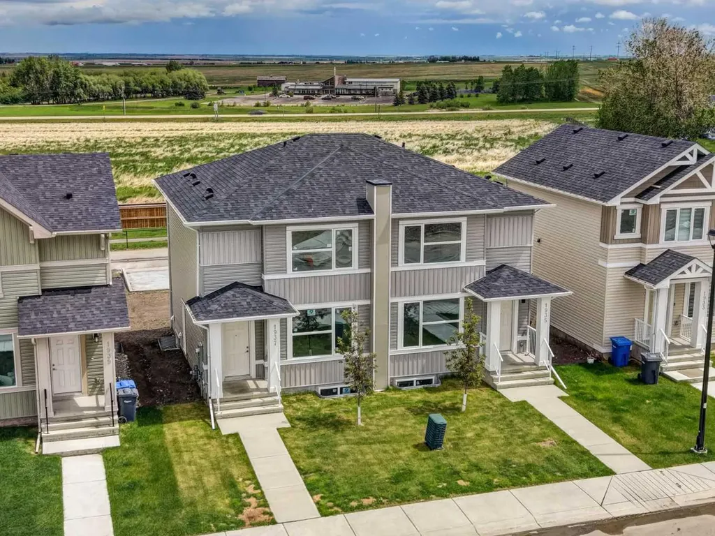1937 Mccaskill Drive Crossfield AB T0M 0S0