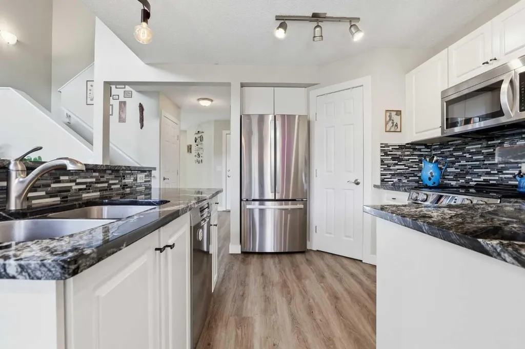 121 Canoe Square SW Airdrie AB T4B 2N7