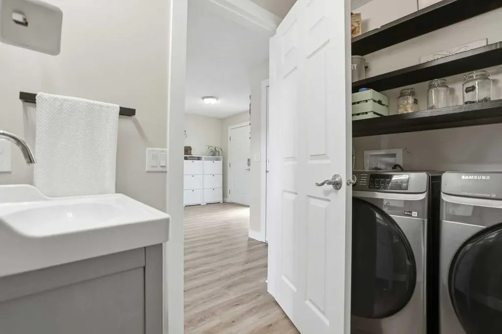 121 Canoe Square SW Airdrie AB T4B 2N7