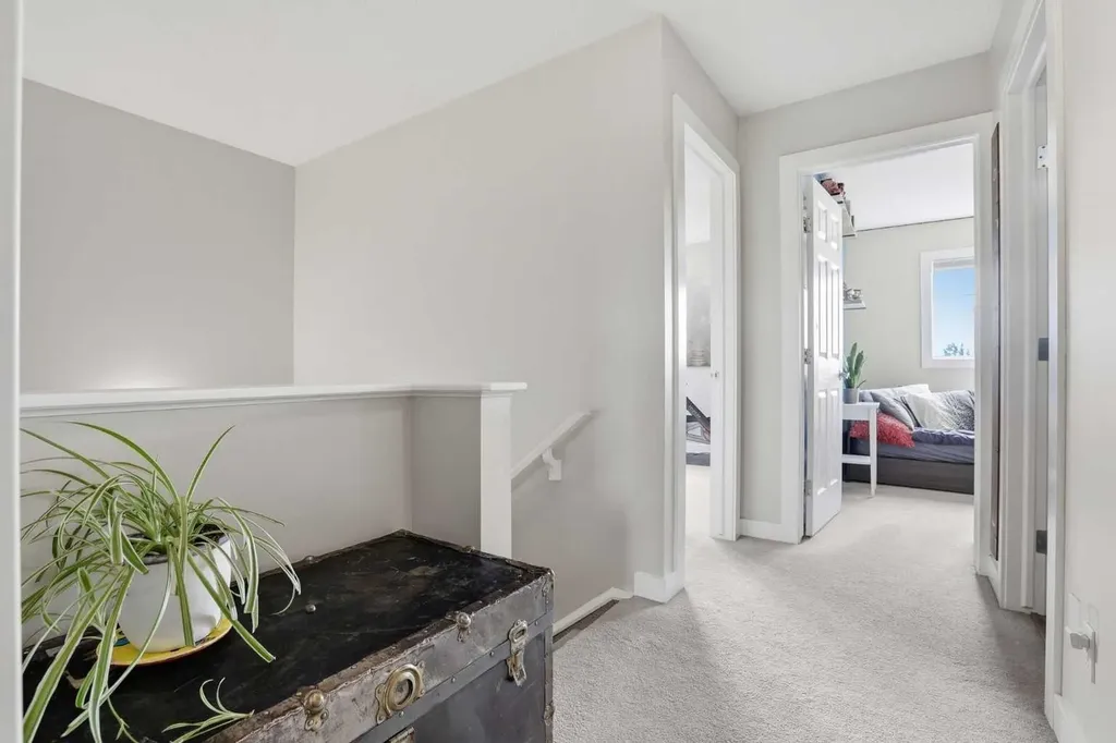 121 Canoe Square SW Airdrie AB T4B 2N7