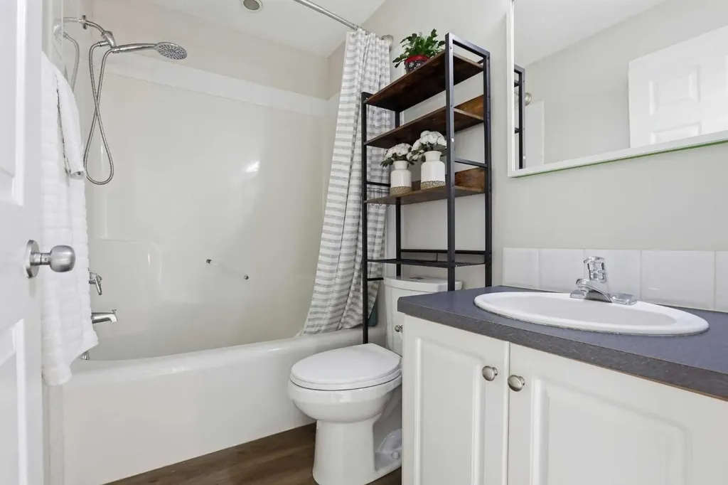 121 Canoe Square SW Airdrie AB T4B 2N7