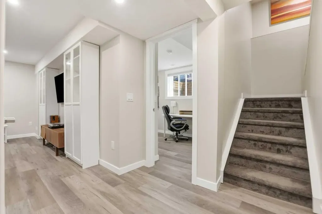 121 Canoe Square SW Airdrie AB T4B 2N7
