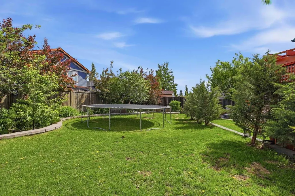 121 Canoe Square SW Airdrie AB T4B 2N7
