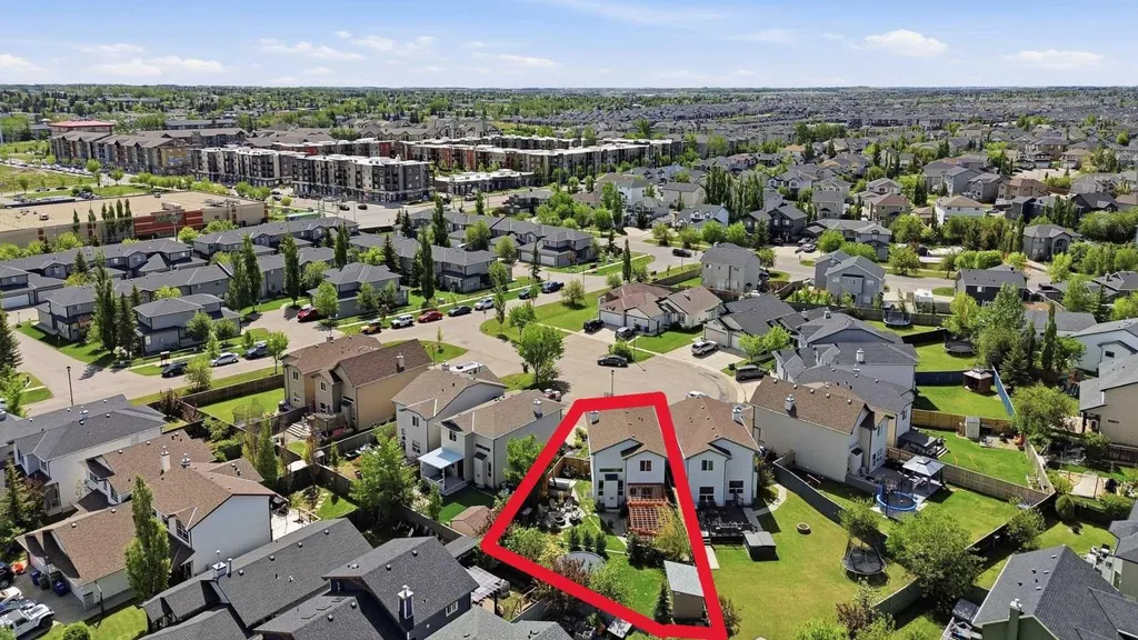 121 Canoe Square SW Airdrie AB T4B 2N7