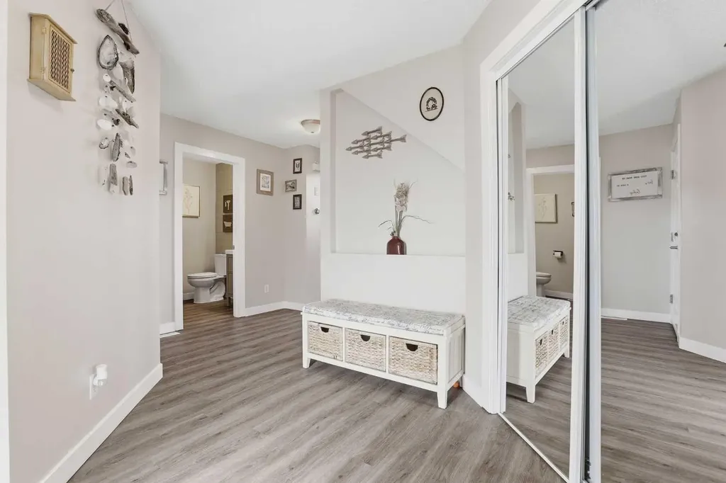 121 Canoe Square SW Airdrie AB T4B 2N7