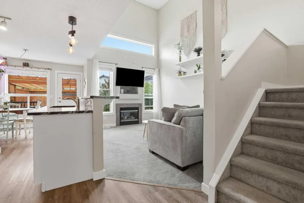121 Canoe Square SW Airdrie AB T4B 2N7
