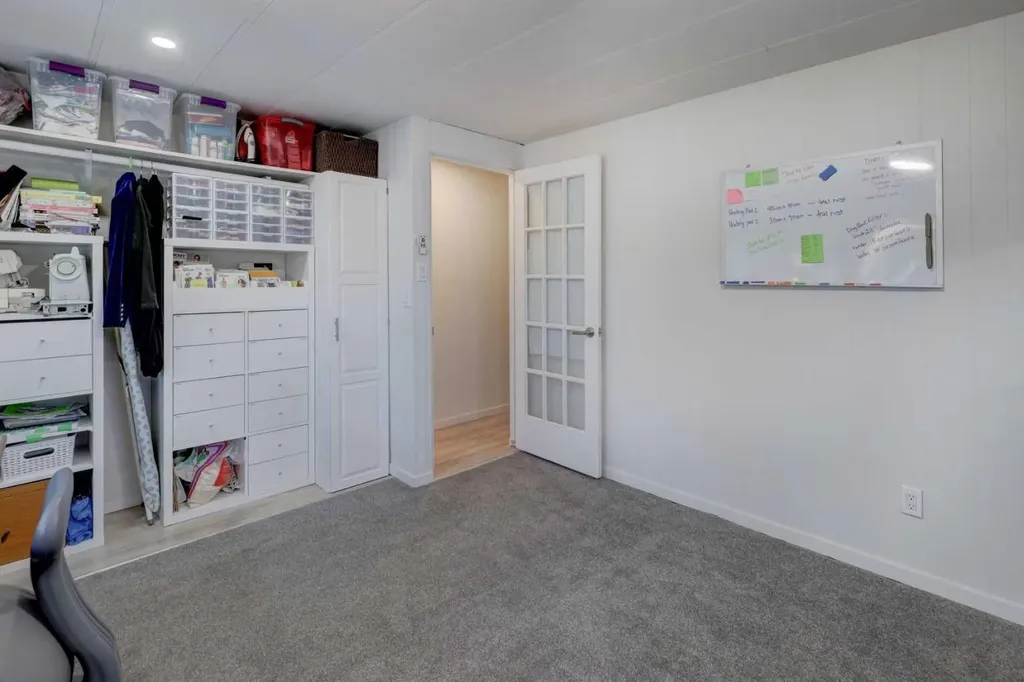 3223 83 Street NW Calgary AB T3B 5M8