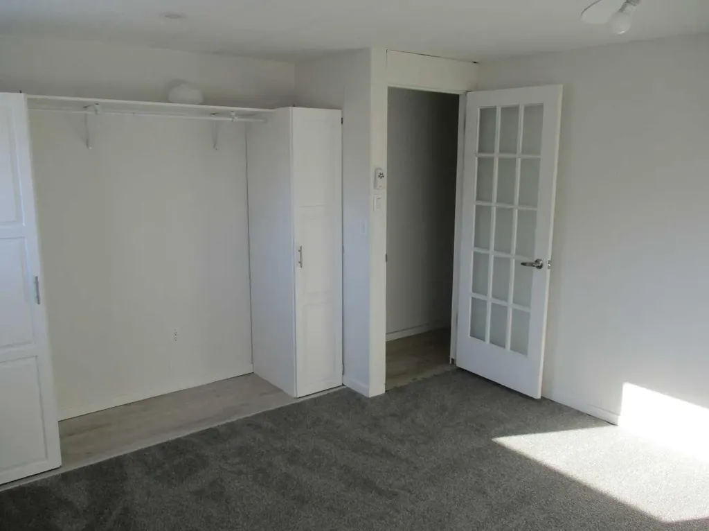 3223 83 Street NW Calgary AB T3N5M8