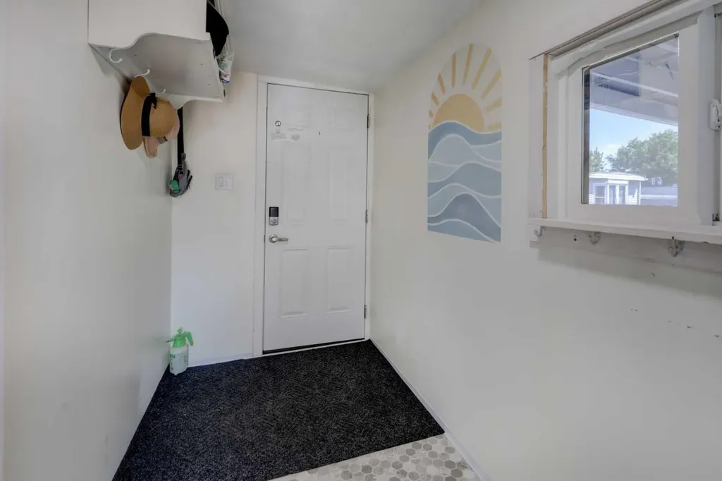 3223 83 Street NW Calgary AB T3B 5M8