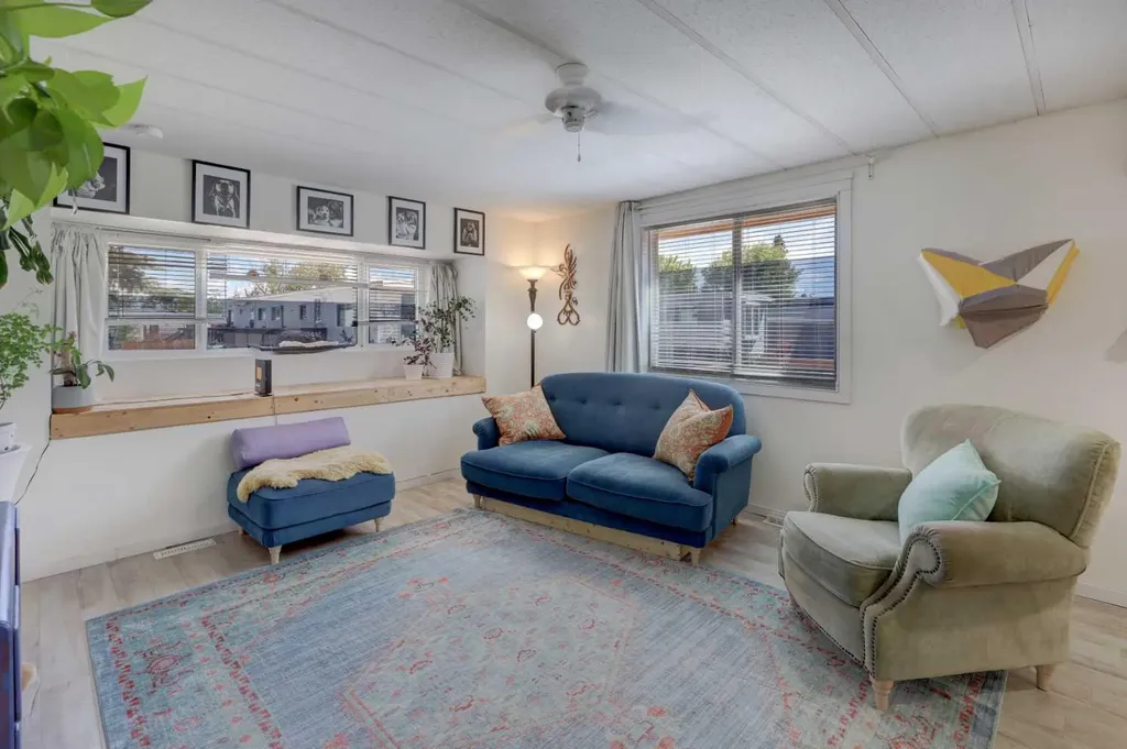 3223 83 Street NW Calgary AB T3B 5M8