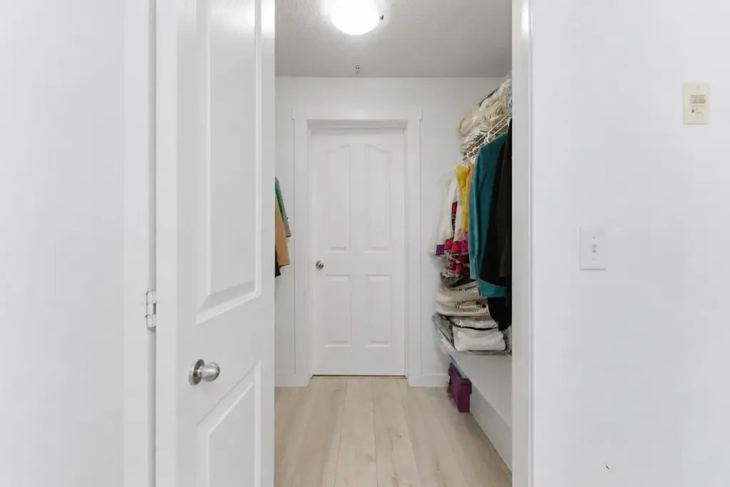 60 Panatella Street NW Calgary AB T3K 0M4