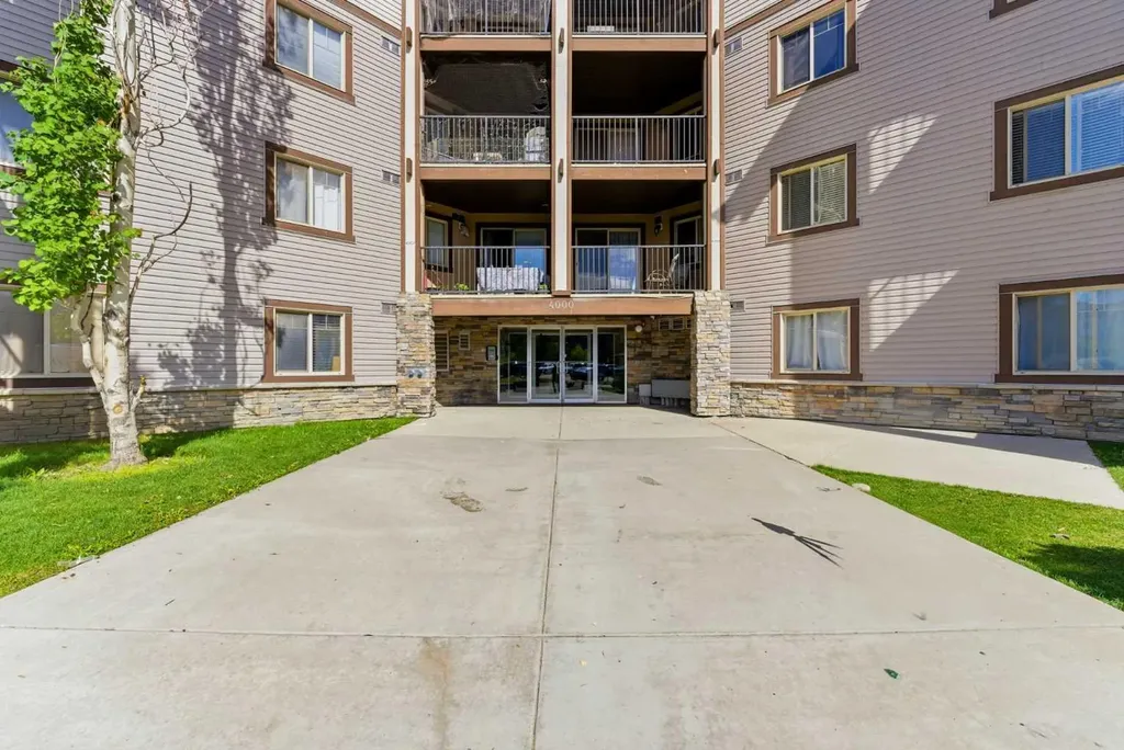 60 Panatella Street NW Calgary AB T3K 0M4