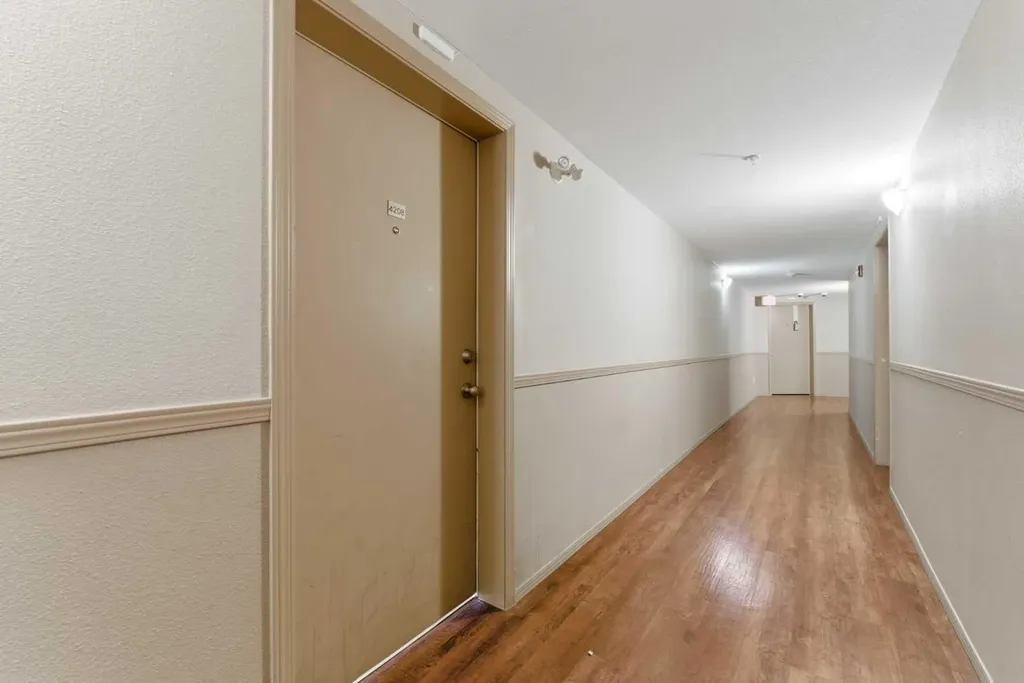 60 Panatella Street NW Calgary AB T3K 0M4