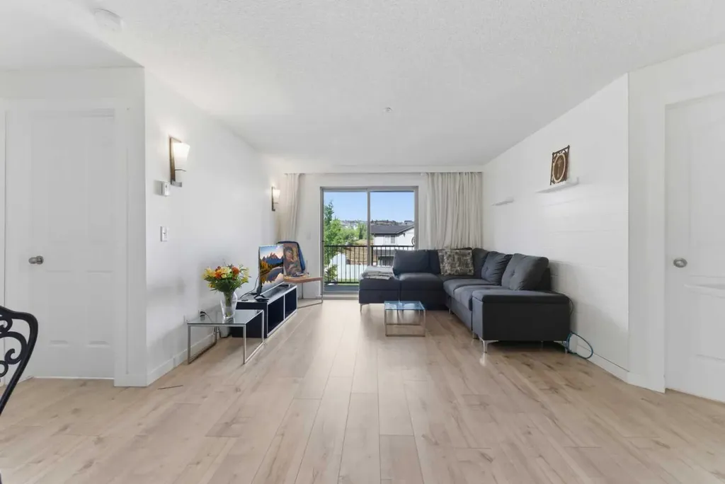 60 Panatella Street NW Calgary AB T3K 0M4