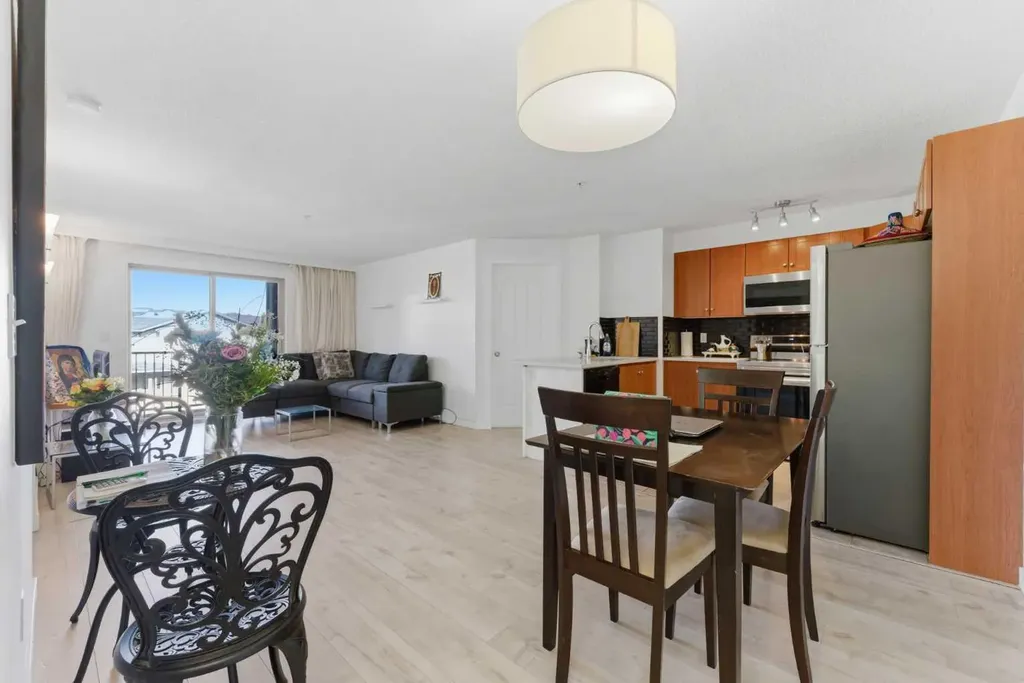 60 Panatella Street NW Calgary AB T3K 0M4