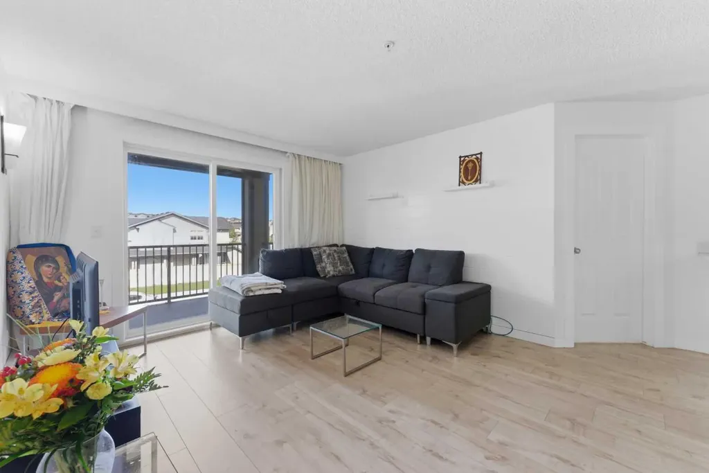 60 Panatella Street NW Calgary AB T3K 0M4