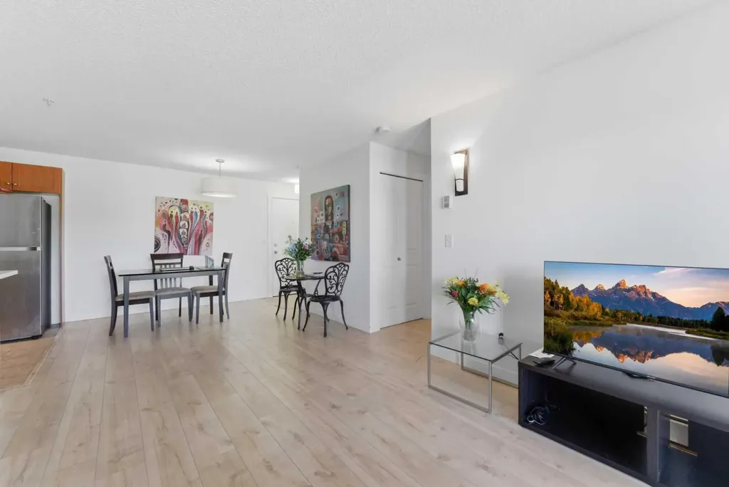 60 Panatella Street NW Calgary AB T3K 0M4