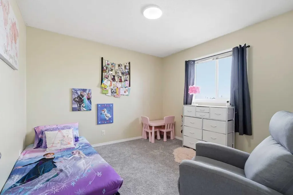 2 Hinshaw Drive Sylvan Lake AB T4S 2J2