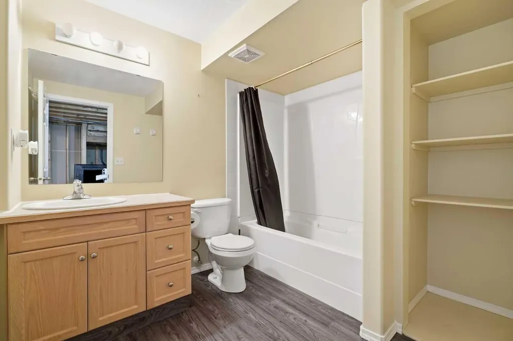 2 Hinshaw Drive Sylvan Lake AB T4S 2J2