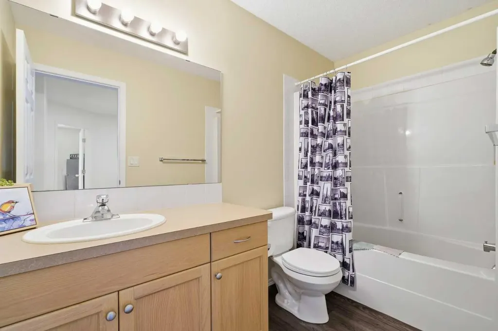 2 Hinshaw Drive Sylvan Lake AB T4S 2J2