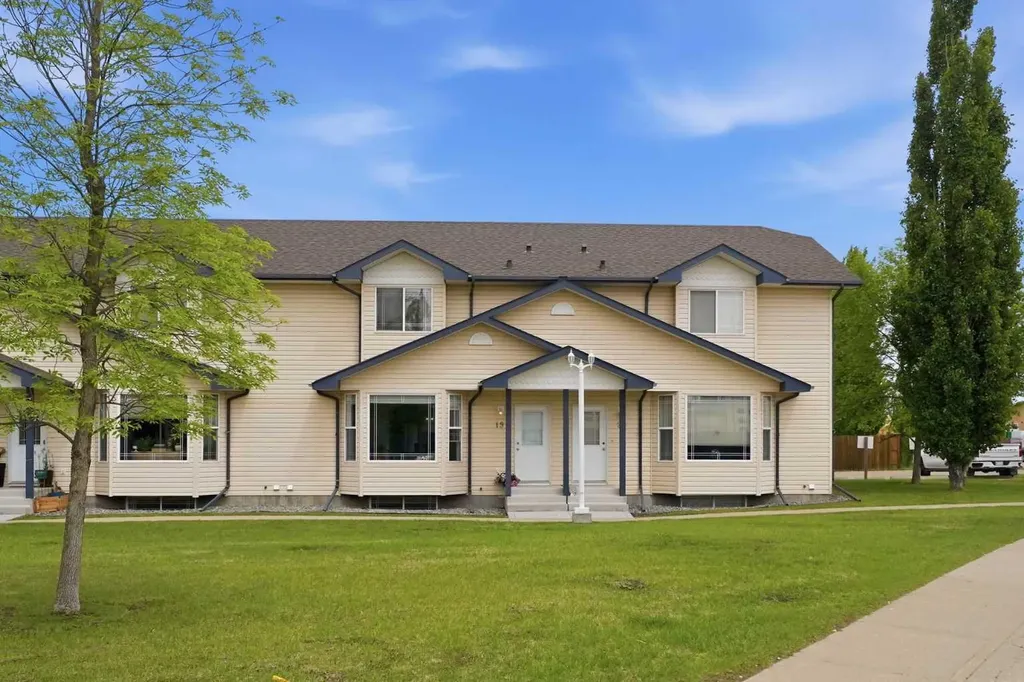 2 Hinshaw Drive Sylvan Lake AB T4S 2J2