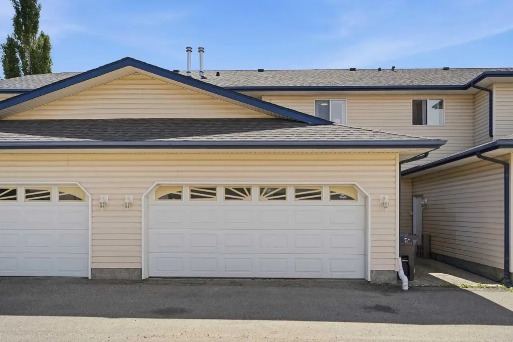 2 Hinshaw Drive Sylvan Lake AB T4S 2J2