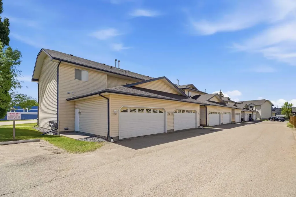 2 Hinshaw Drive Sylvan Lake AB T4S 2J2
