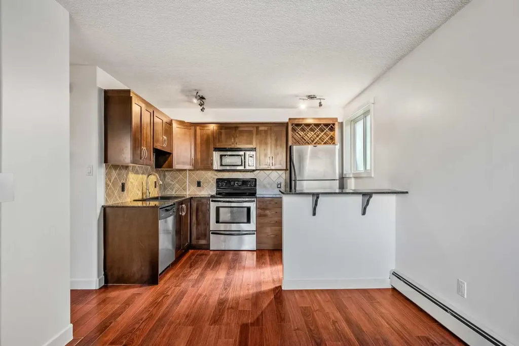 2906 17 Avenue SW Calgary AB T3E 0A9