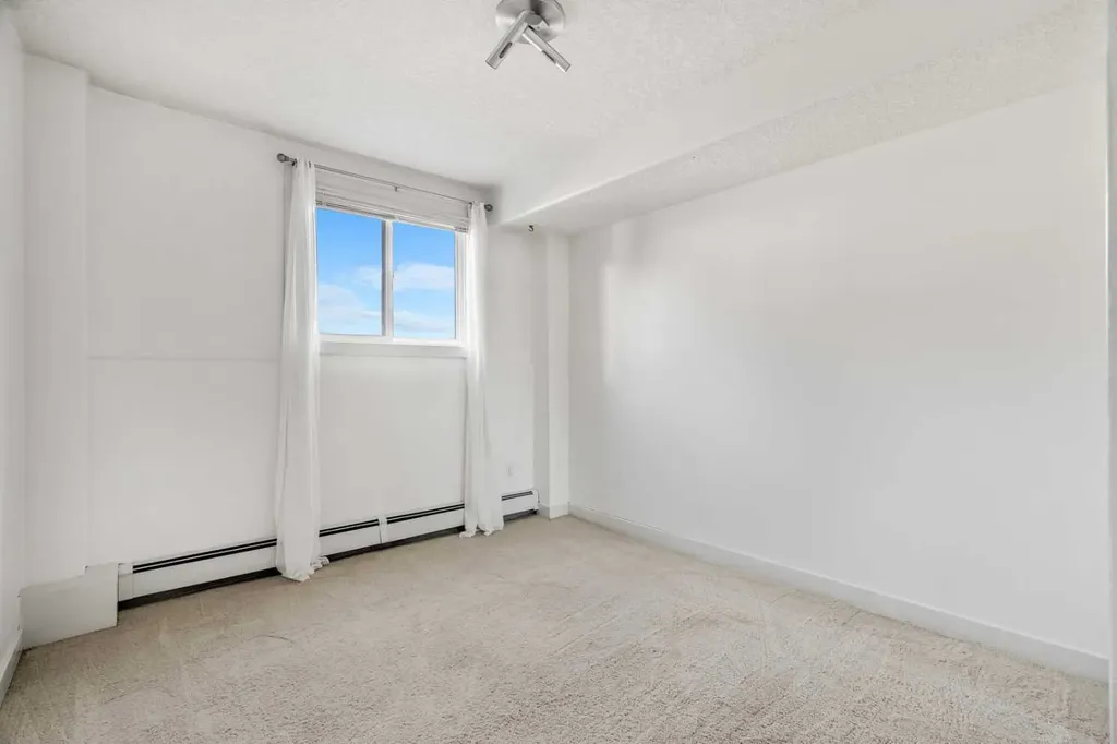 2906 17 Avenue SW Calgary AB T3E 0A9