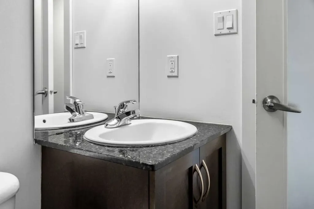 2906 17 Avenue SW Calgary AB T3E 0A9