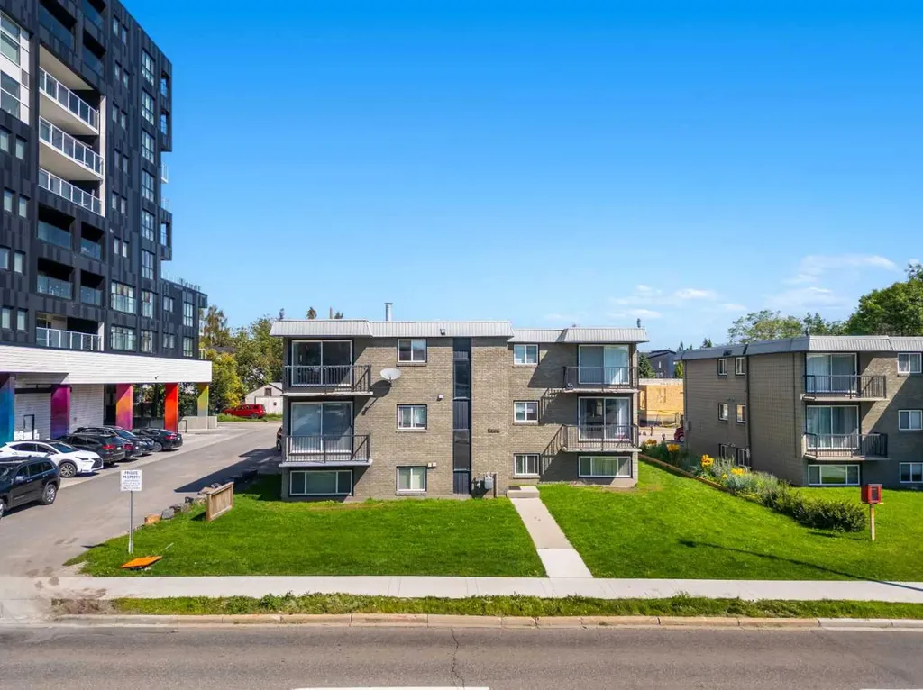 2906 17 Avenue SW Calgary AB T3E 0A9