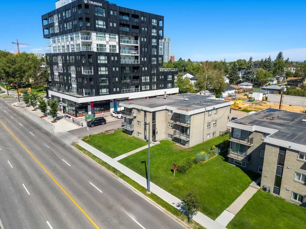 2906 17 Avenue SW Calgary AB T3E 0A9