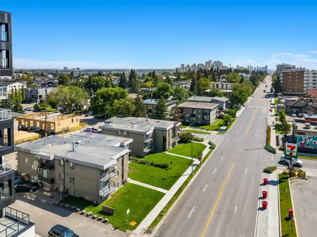 2906 17 Avenue SW Calgary AB T3E 0A9